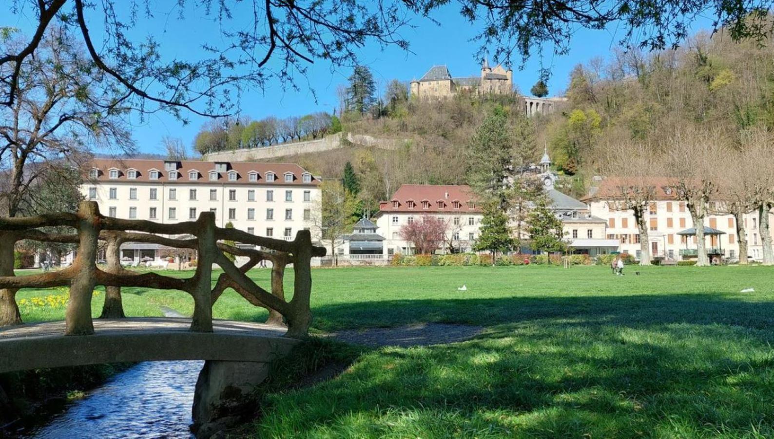 Le T2 Douillet D'Uriage - Residence Le Louvre - Cure Thermale Uriage- Proche Chamrousse - Jusqu'A 3 Personnes - Region Agreable En Toute Saison Vaulnaveys-le-Haut Екстериор снимка